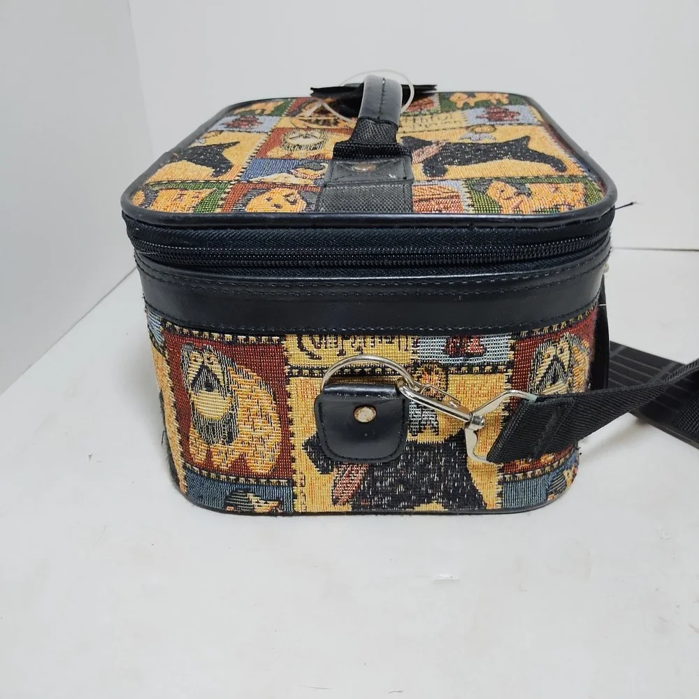 Vintage Tapestry Faithful Companion Toiletry‎ Makeup Bag Case With Lock & 2 Keys